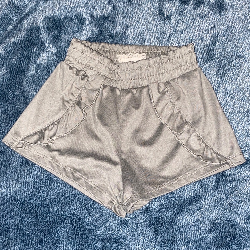 btween Green Ruffle Shorts